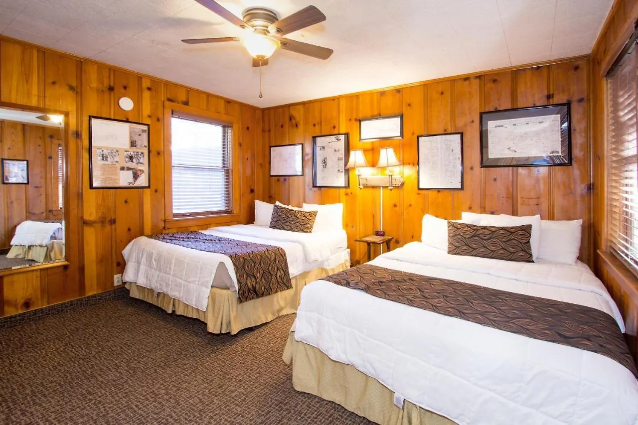 *** Motel Holiday Haus Mammoth Lakes USA