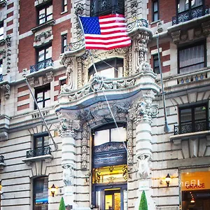 *** מלון The At Fifth Avenue ארצות הברית