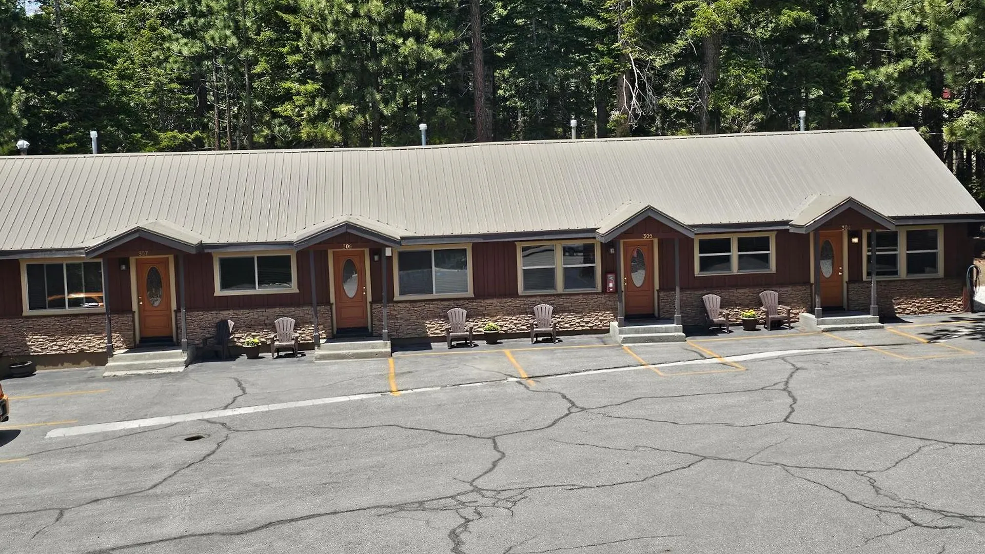 Motel Holiday Haus Mammoth Lakes