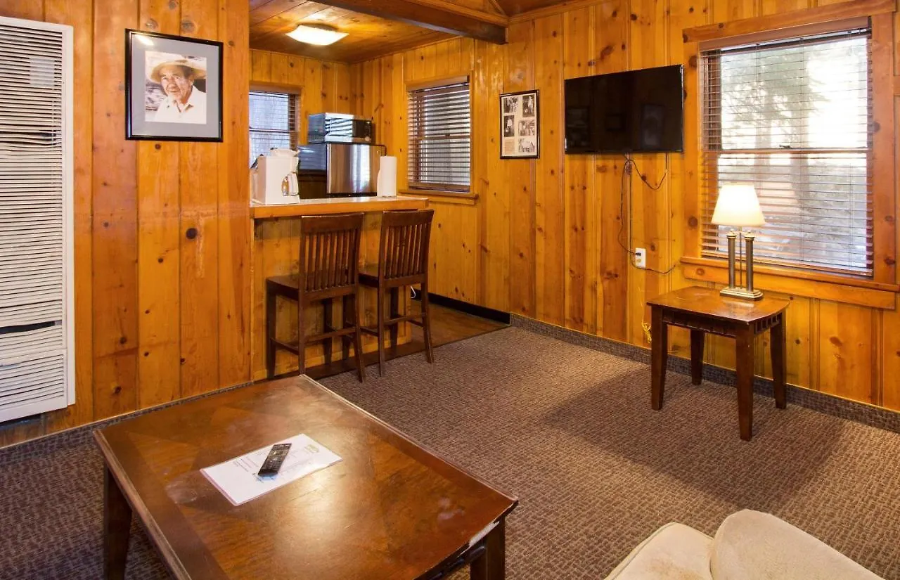 Motel Holiday Haus Mammoth Lakes